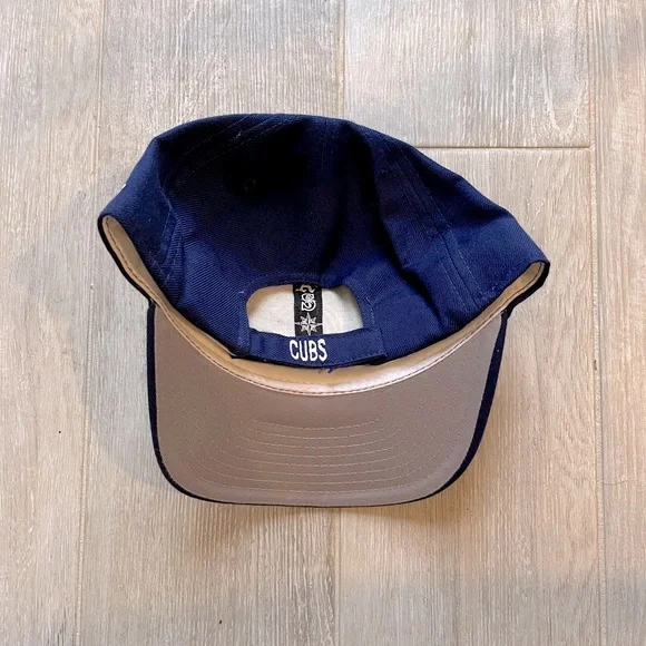 New Era Chicago Cubs Velcro-Back Hat - Picture 2 of 2